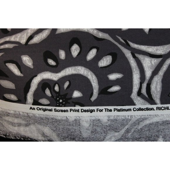 Platinum Collection RICHLOOM Gray Black Large Flower Print Fabric  Canvas Textil - Picture 4 of 5
